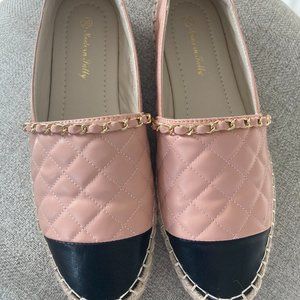New Quilted Ballet Flats with Chain 39 fits 8